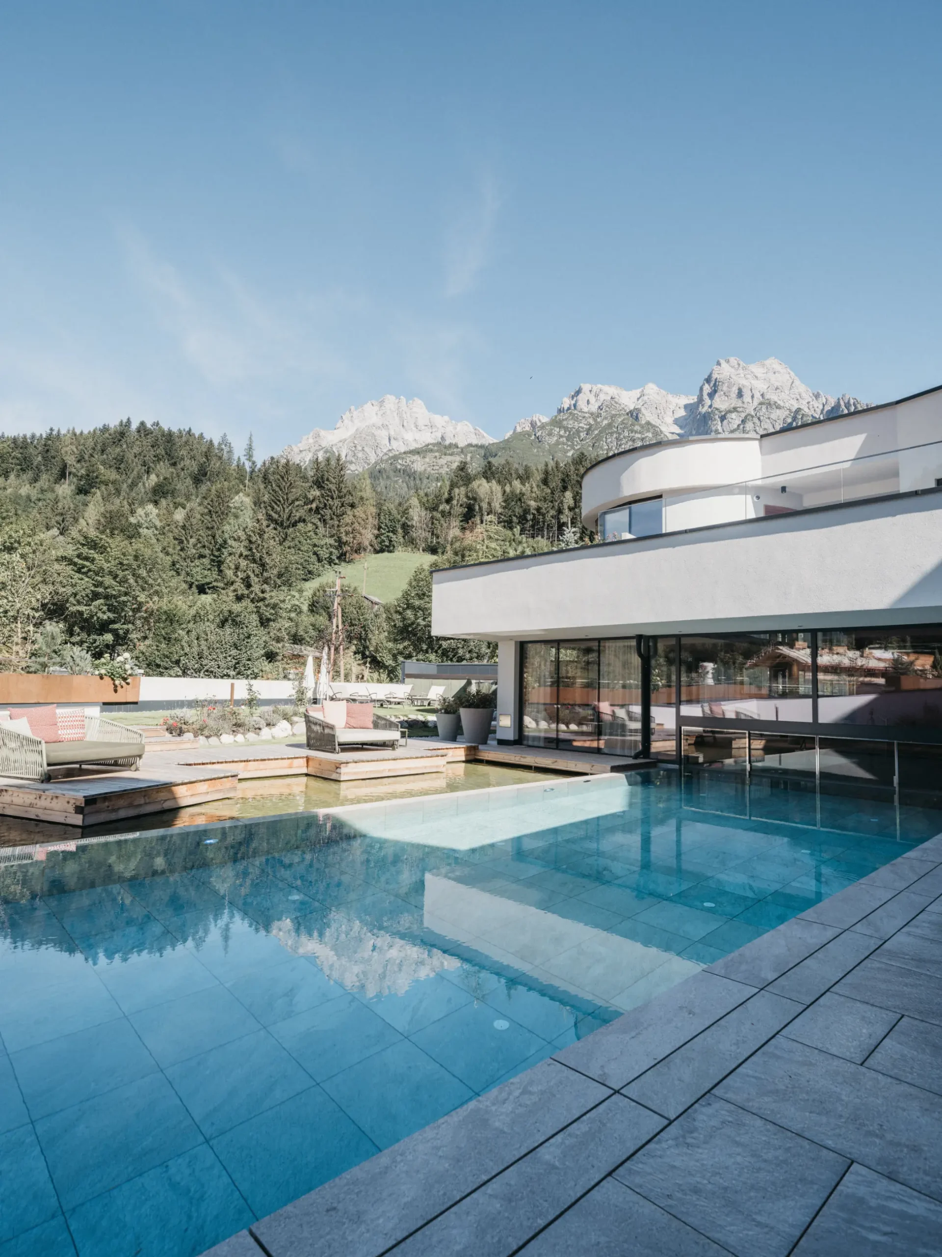 team-morgenroutine-yoga-retreat-rupertus_pool-010